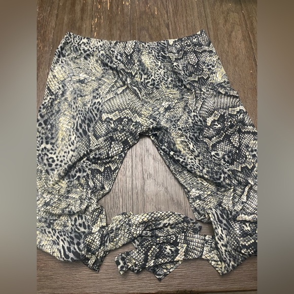 Bobbie Brooks 2X Plus Size Yoga Tights Animal Print - Picture 6 of 6